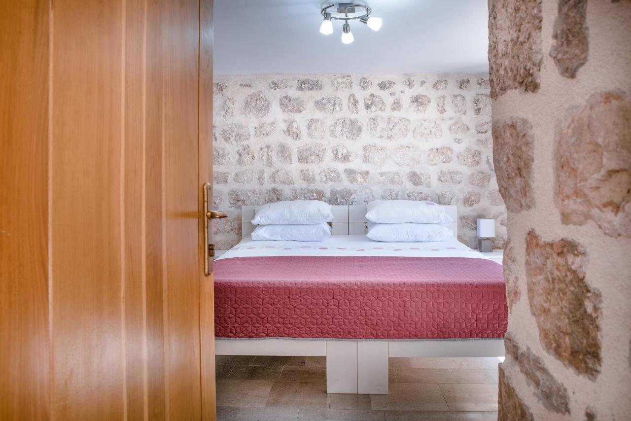 Guesthouse Mrshe Palace Perast Bagian luar foto