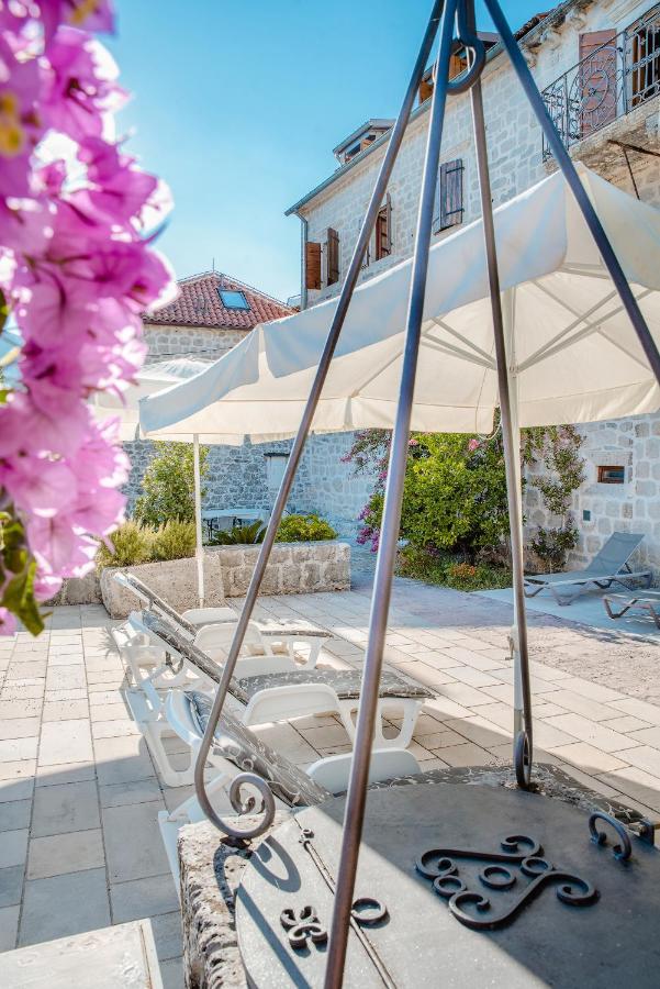 Guesthouse Mrshe Palace Perast Bagian luar foto