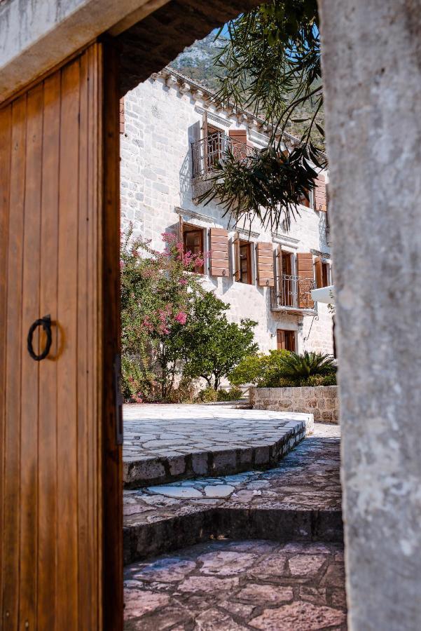 Guesthouse Mrshe Palace Perast Bagian luar foto
