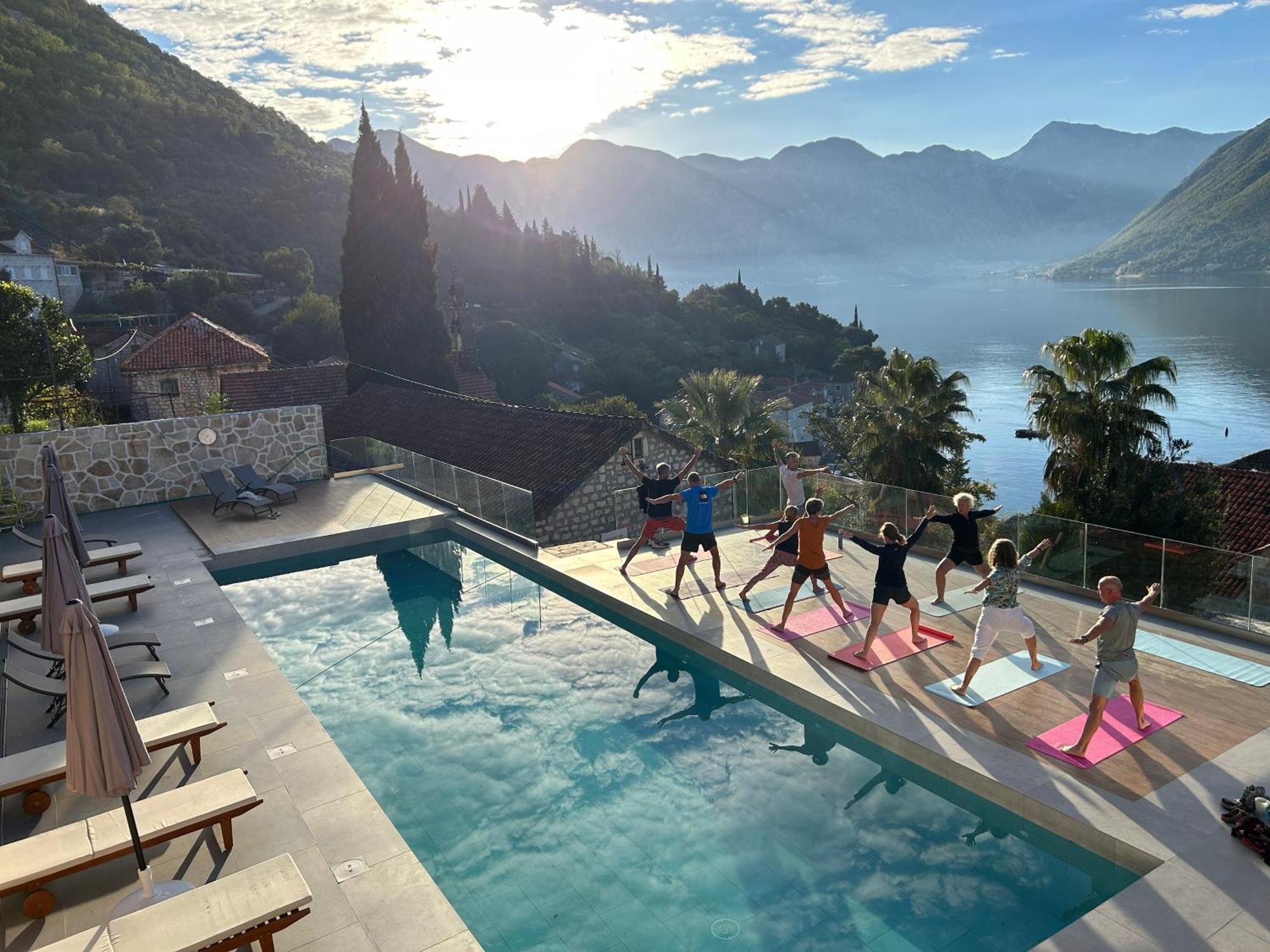 Guesthouse Mrshe Palace Perast Bagian luar foto