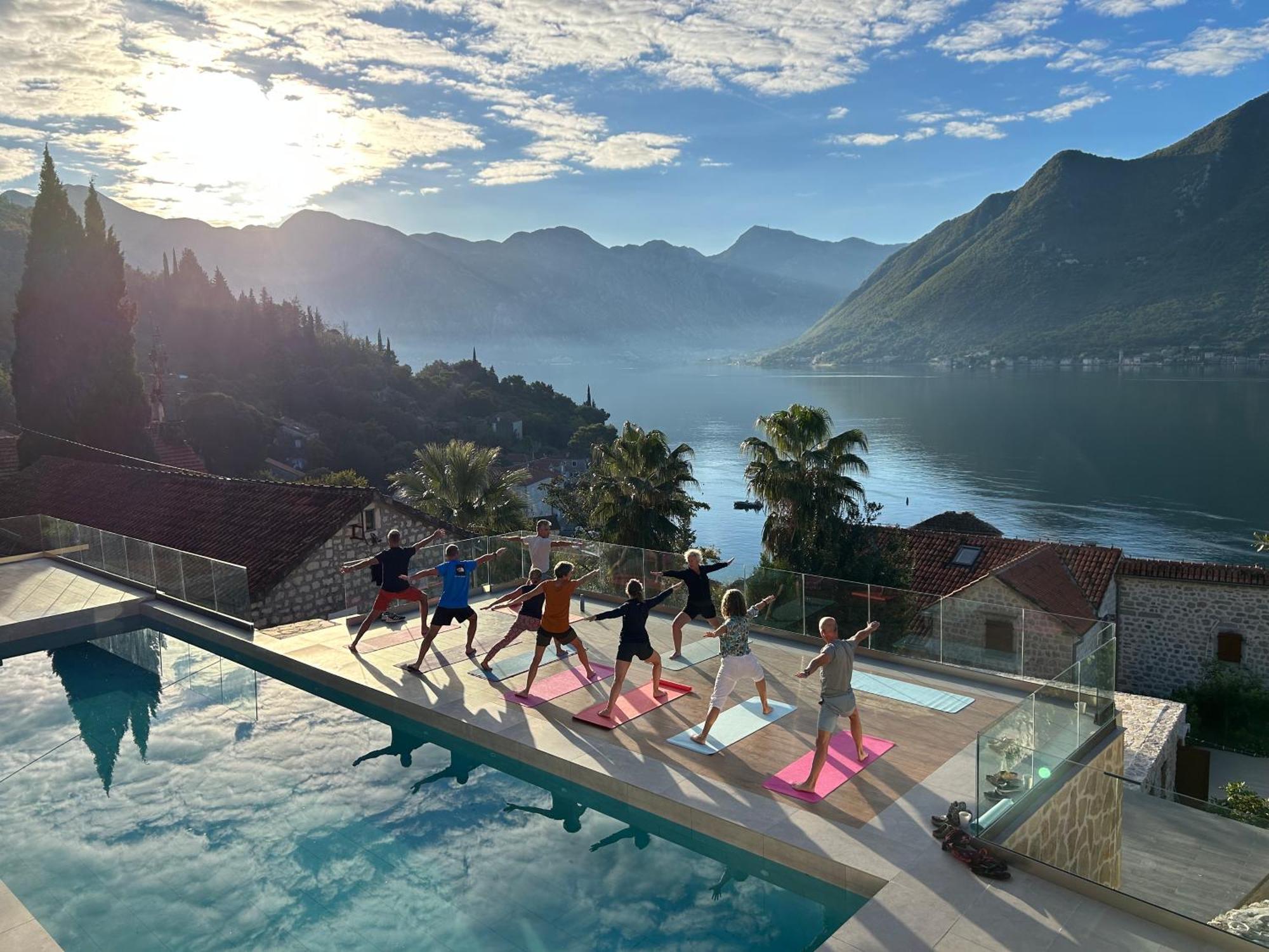 Guesthouse Mrshe Palace Perast Bagian luar foto